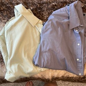 Set of 2 EUC Men’s Croft & Barrow dress shirts. Neck 18.5-19. Sleeves 36.
